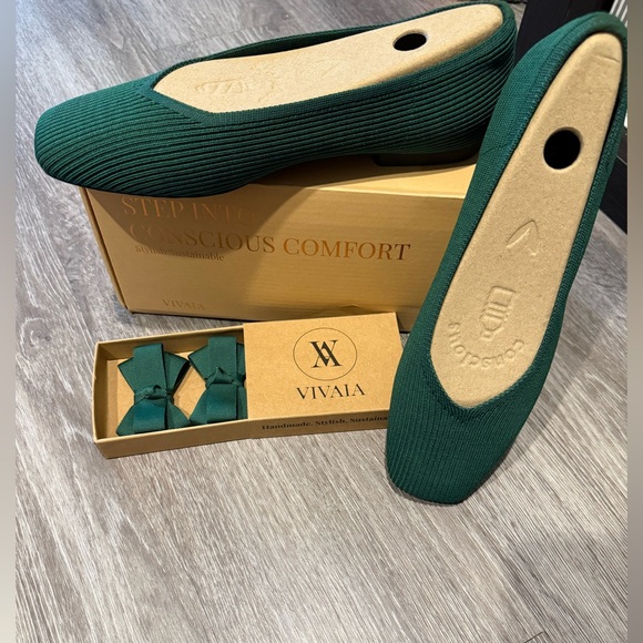 Vivaia square toe v-cut flats Margot 2.0 size 10 new in box - Picture 6 of 7